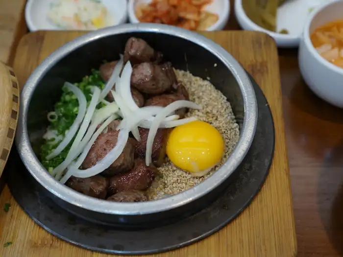 장어 솥밥 한상차림