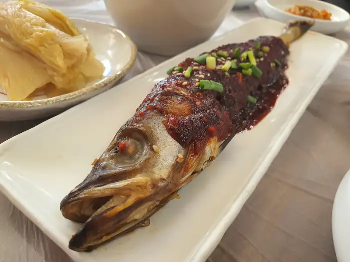 양념된 생선 요리