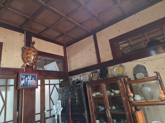 고풍스러운 인테리어와 장식품