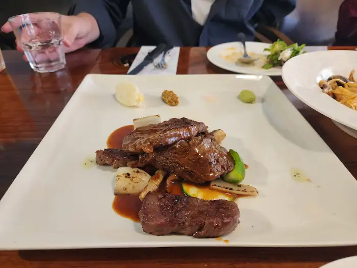 스테이크 덮밥 상세 모습