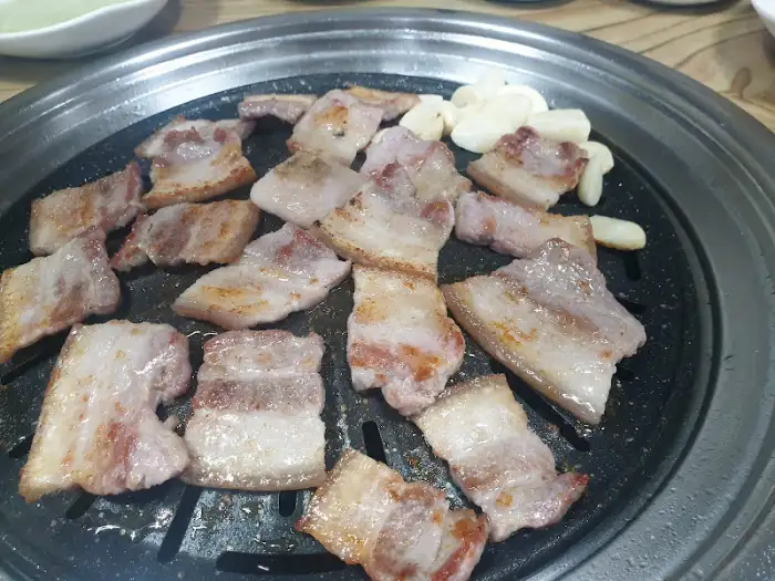 갓 구워지는 한우