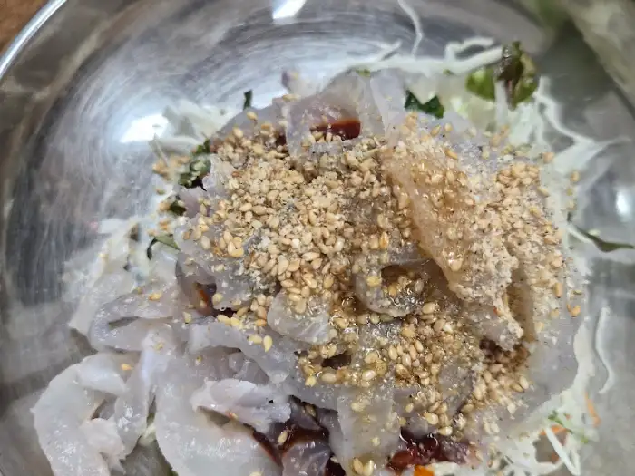 오징어 물회 근접샷