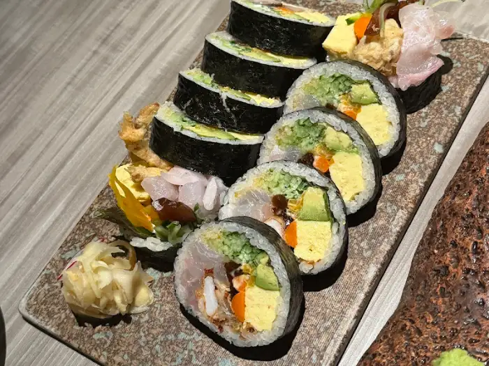 잘 숙성된 참치 사시미