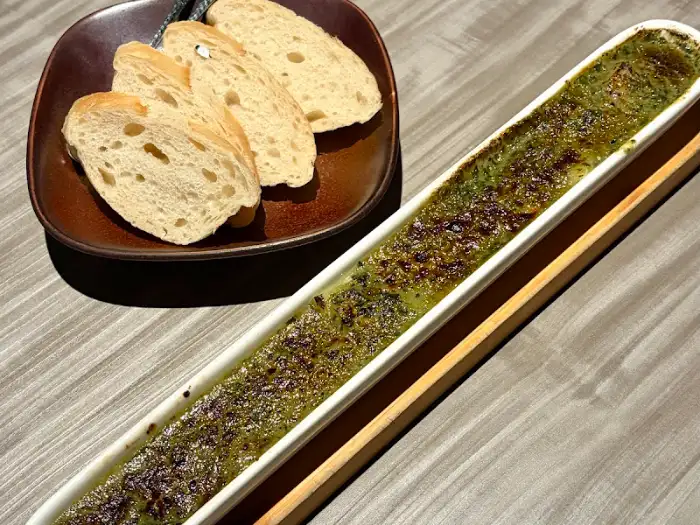 바게트와 함께 곁들여 먹는 네기 파 요리