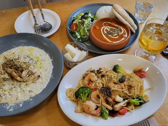 여러 가지 요리 모습