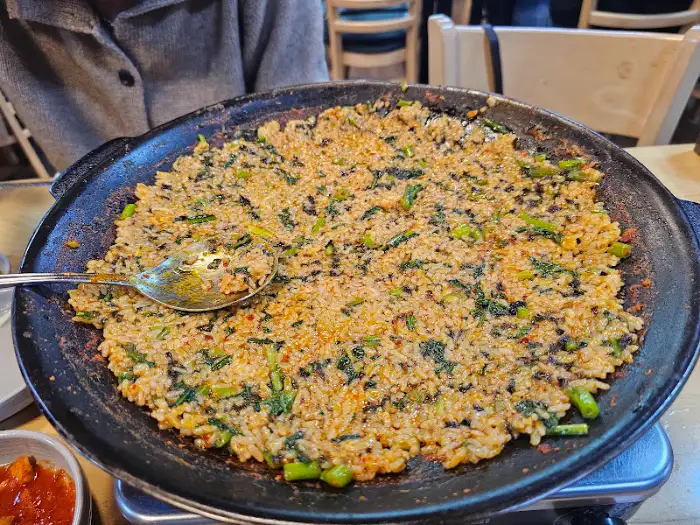 곱창전골을 볶음밥으로 만든 모습