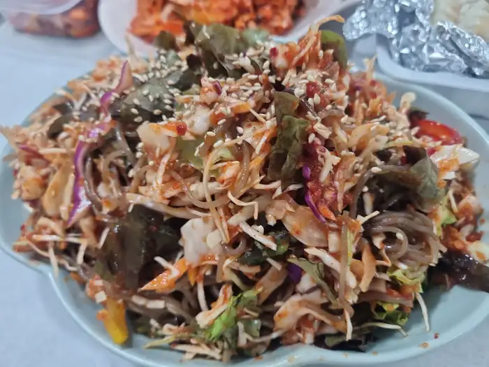 새콤달콤한 쟁반국수