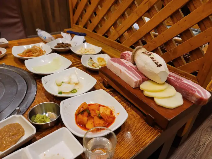 테이블 세팅 모습