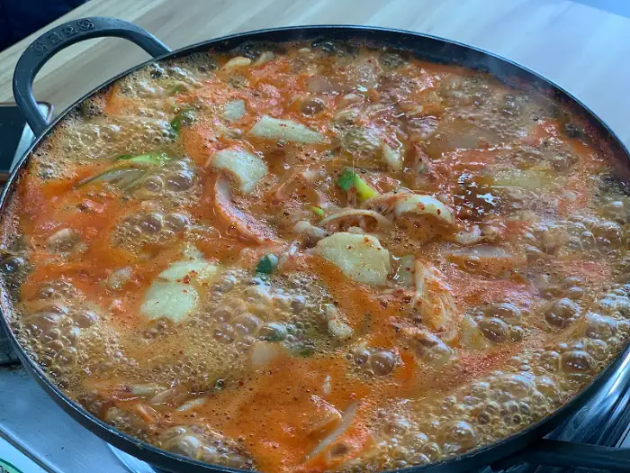 황태 두부전골 클로즈업