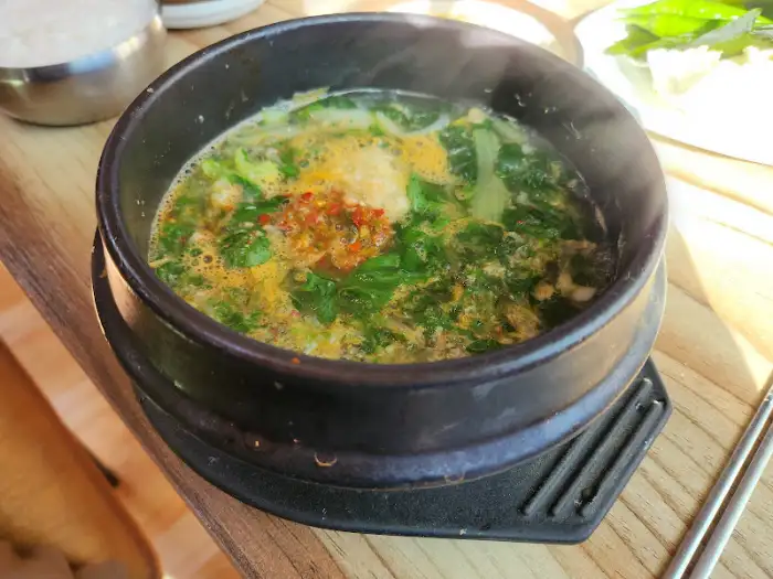 추어탕 끓는 모습