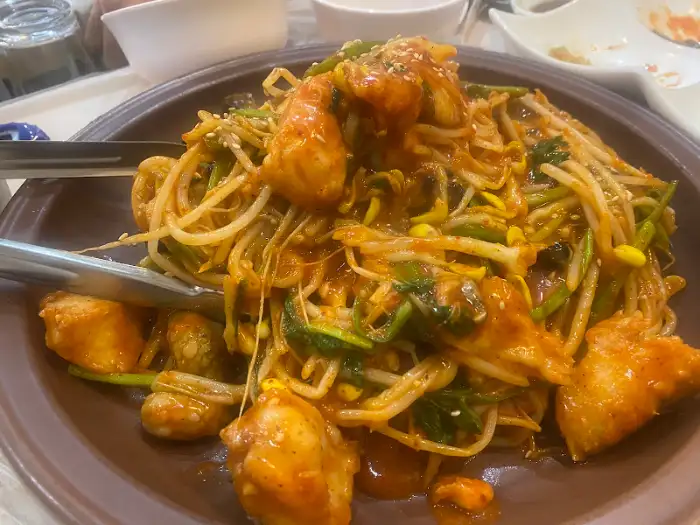 매콤한 양념의 아귀찜 접시