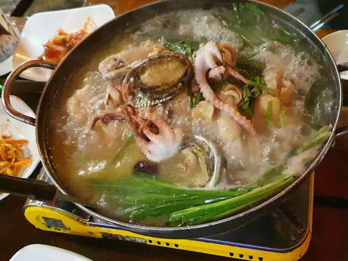 산이네수라상 닭백숙 클로즈업