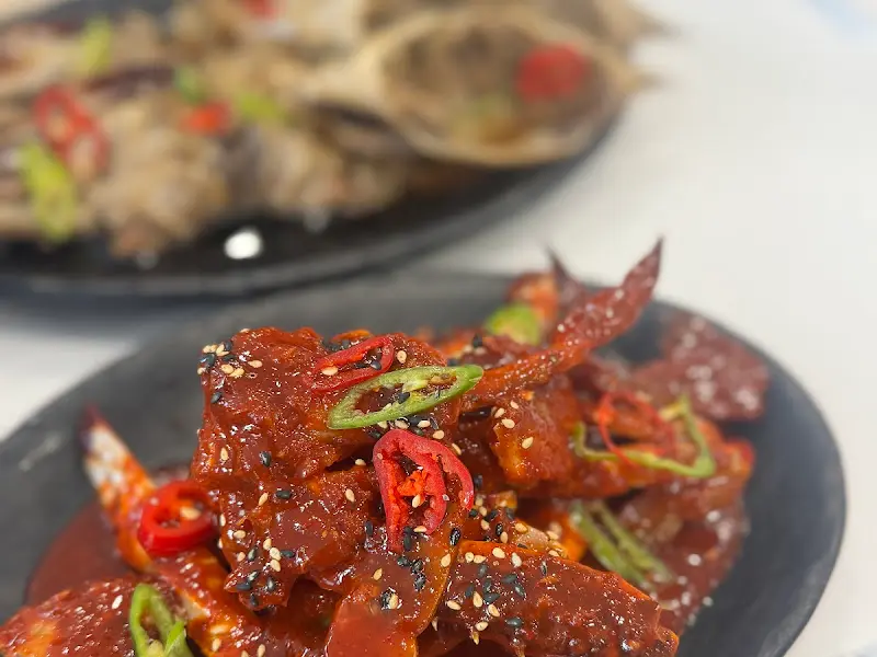 매콤한 양념이 돋보이는 양념게장