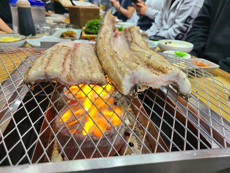 장어 굽는 모습