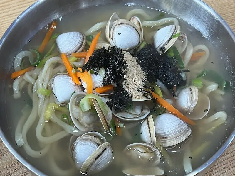 바지락칼국수 클로즈업