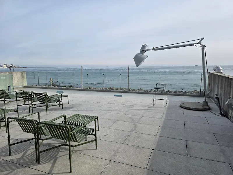 MAKE SEA COFFEE 야외 테라스