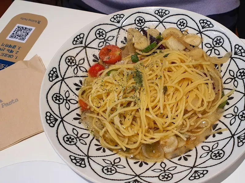 깔끔하게 담겨 나온 봉골레 파스타