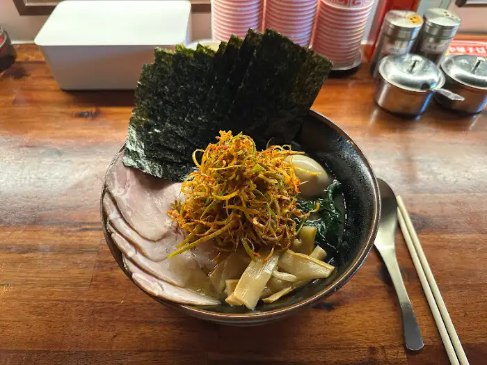 라멘 국물과 고명