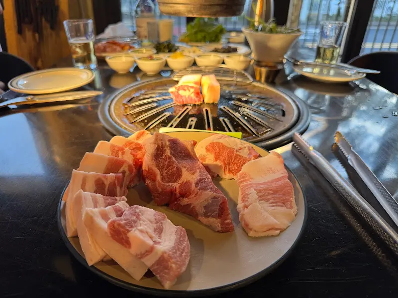 섬돼지 한상차림