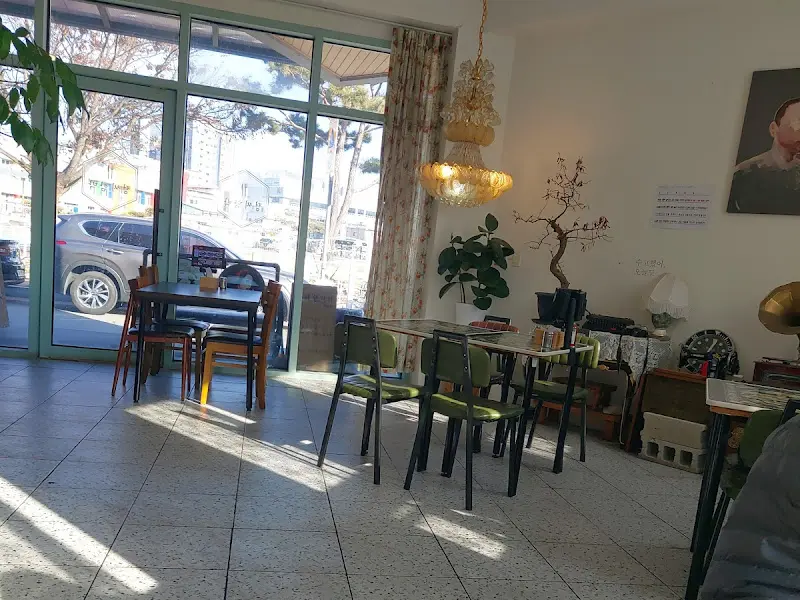 정씨함박 내부 인테리어