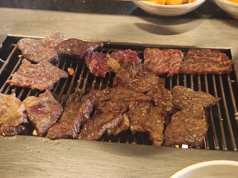 양념갈비 굽는 모습