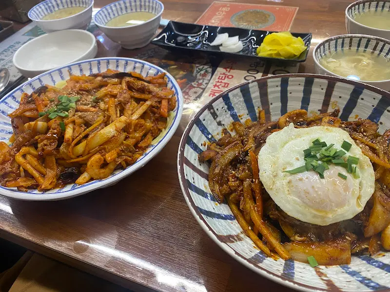 중화비빔밥과 야끼우동