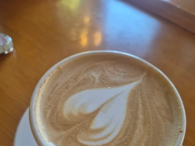 카페 멘디 라떼 아트