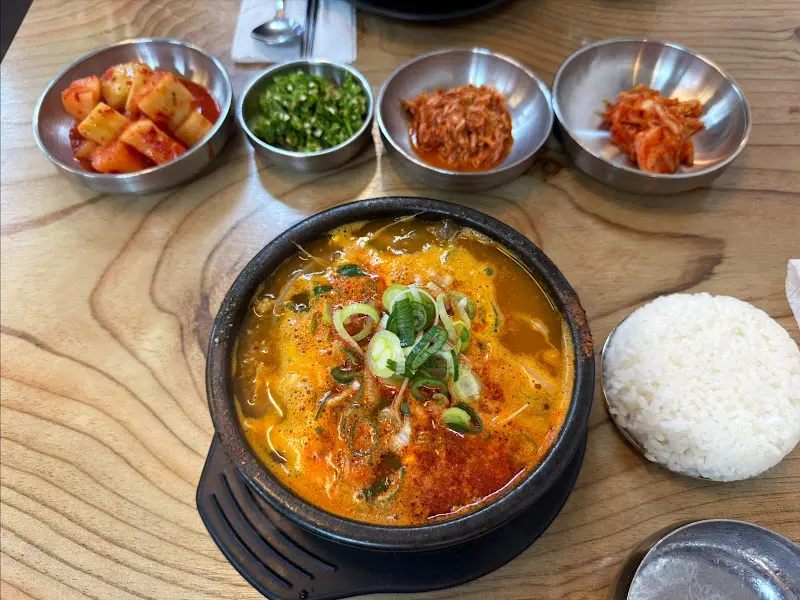 푸짐한 선지해장국 한 상 차림