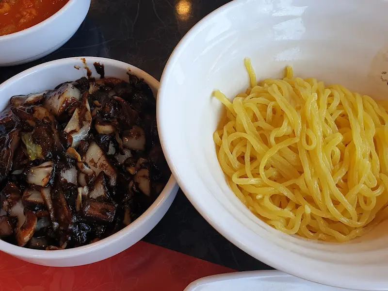 간짜장 소스와 면