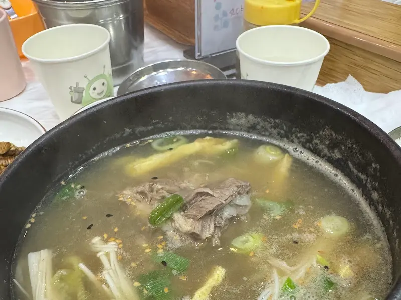 맑고 따뜻한 갈비탕