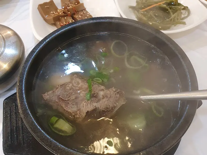 갈비탕 속 푸짐한 고기