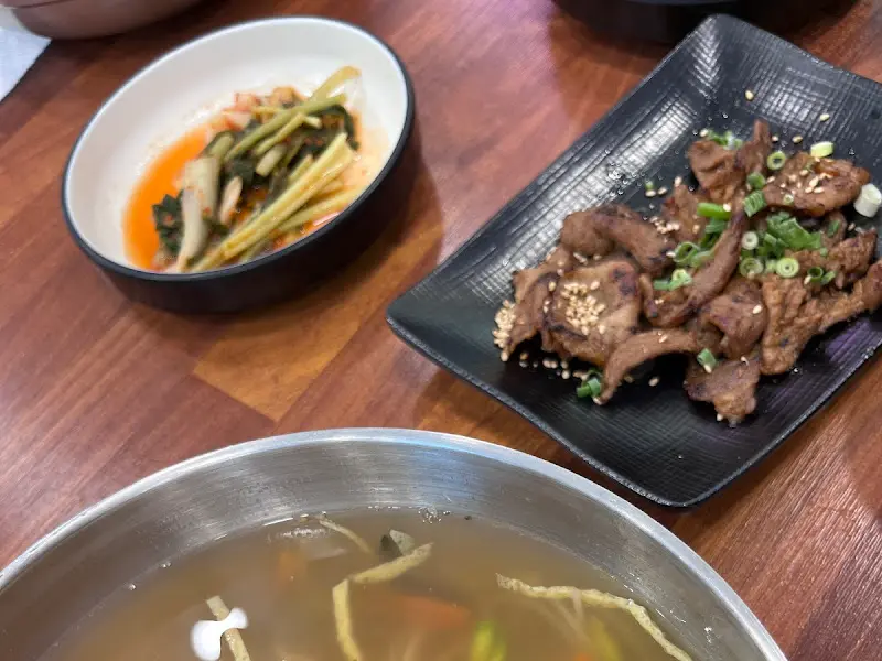 잔치국수와 제육볶음