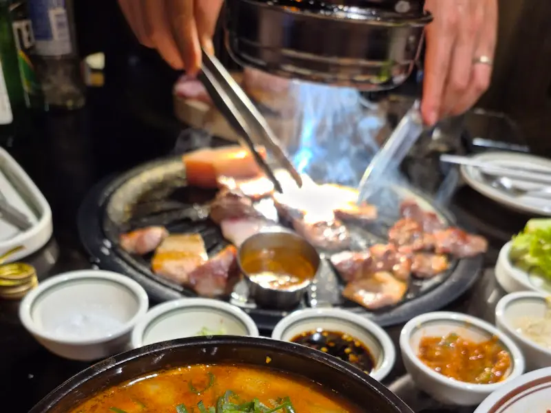 섬돼지 연탄불 흑돼지 구이