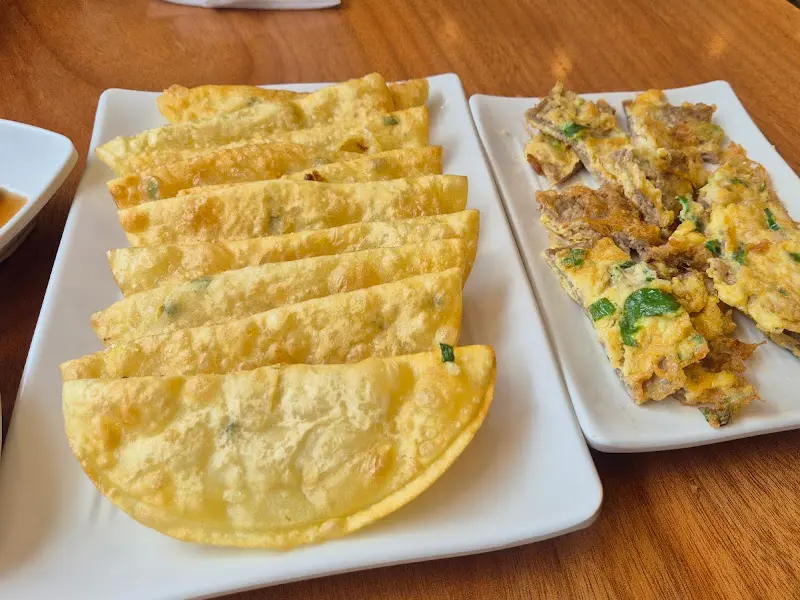 무침회와 납작만두, 육전