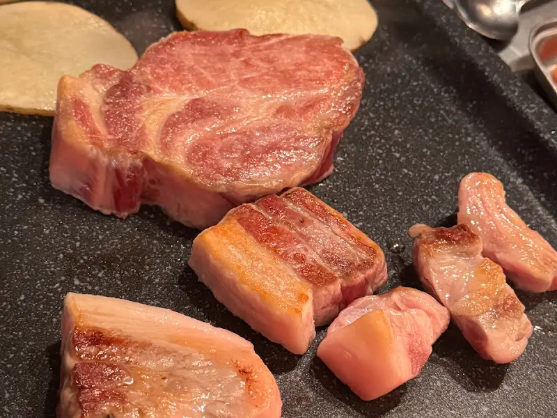 두툼한 숙성 목살