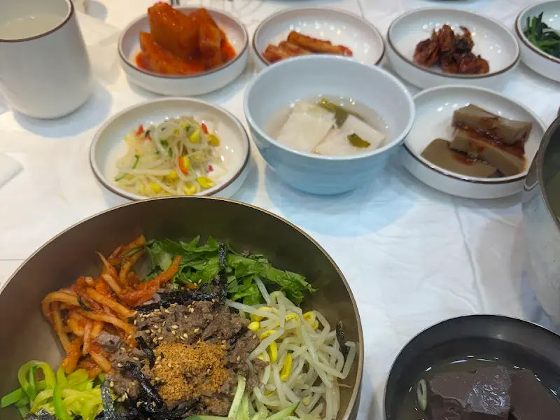 정갈하게 차려진 밑반찬