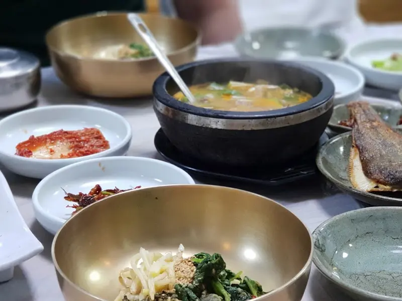 산채비빔밥과 된장찌개