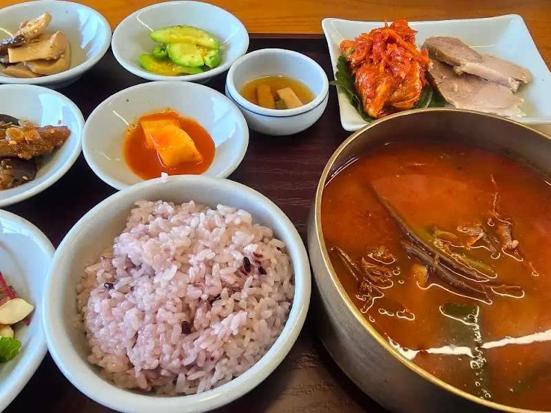 봄날의정원 보쌈 정식