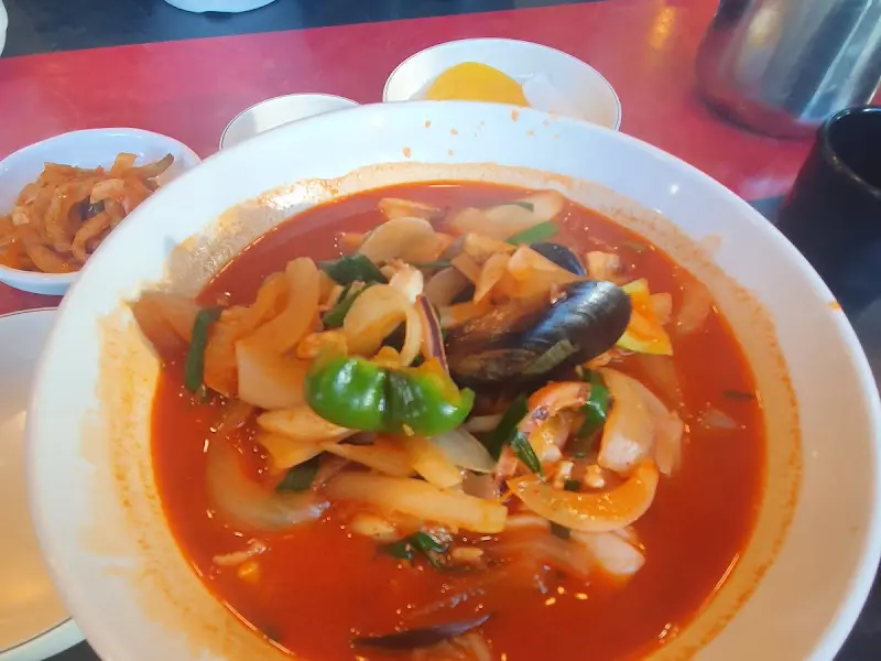 푸짐한 차돌 짬뽕