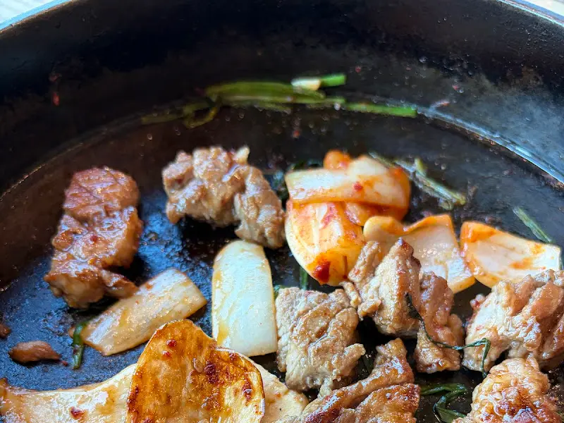 백운한정식의 고기