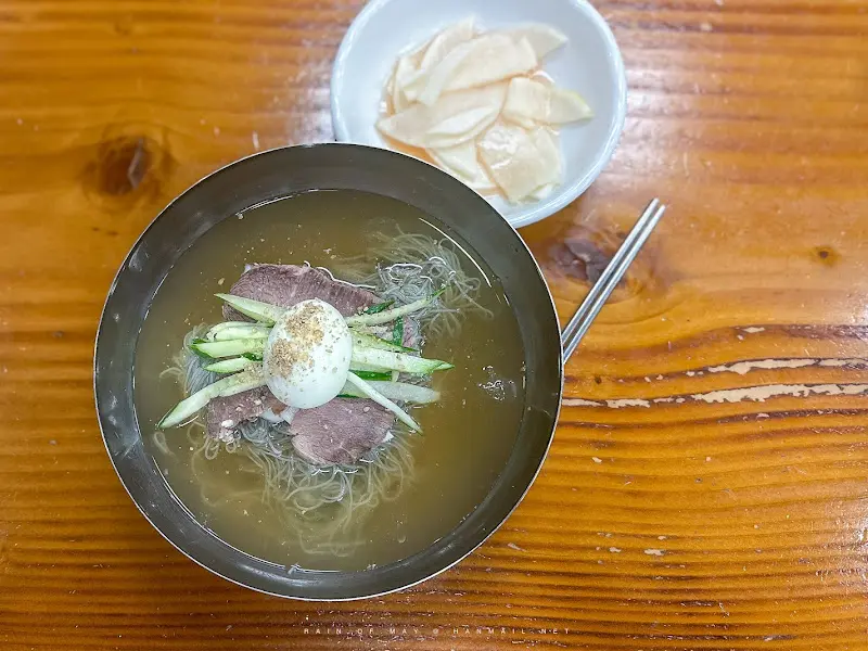 깔끔한 물냉면 한상차림