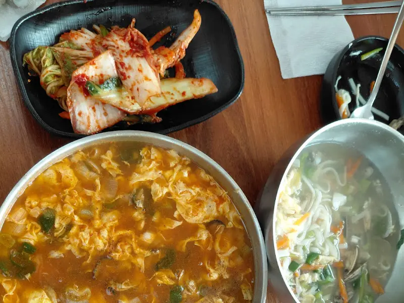 굴칼국수와 김치