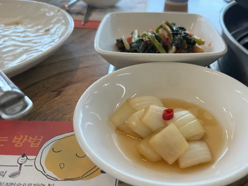 만두가 밑반찬 클로즈업