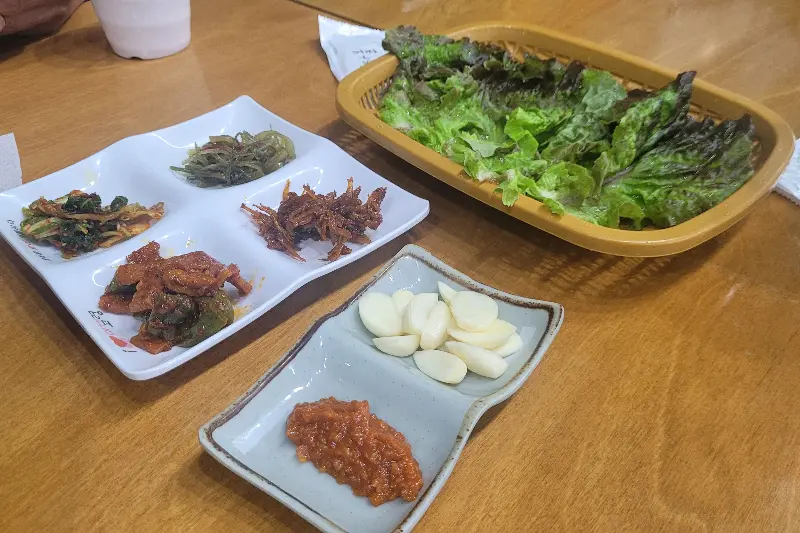 암천식육식당 상차림