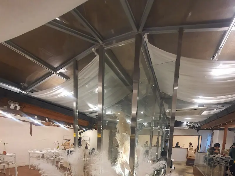 식당 내부 전경