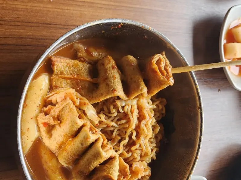 닭볶음탕과 라면사리