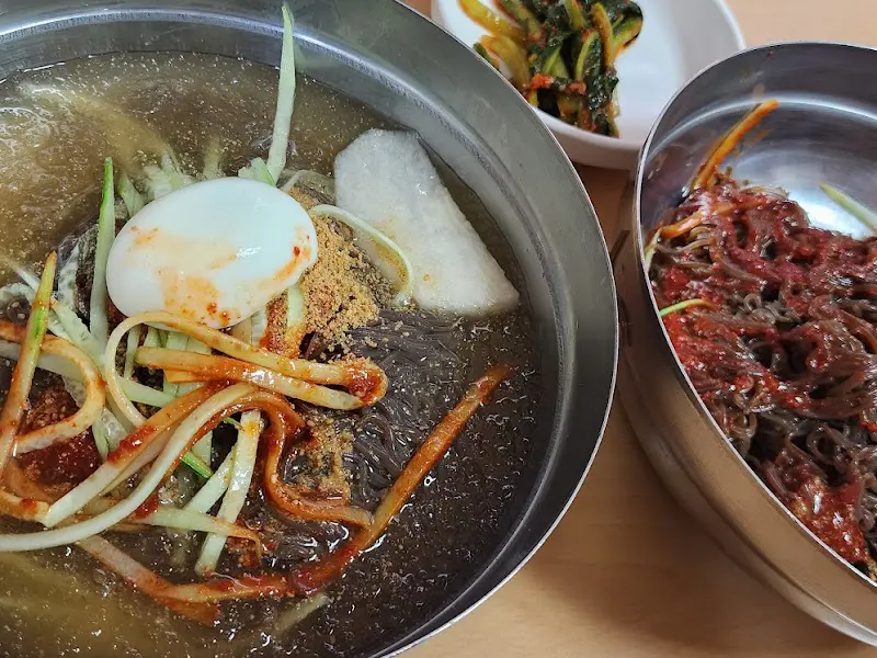 위도회관 물냉면과 비빔냉면