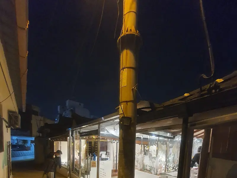 식당 외부 야경