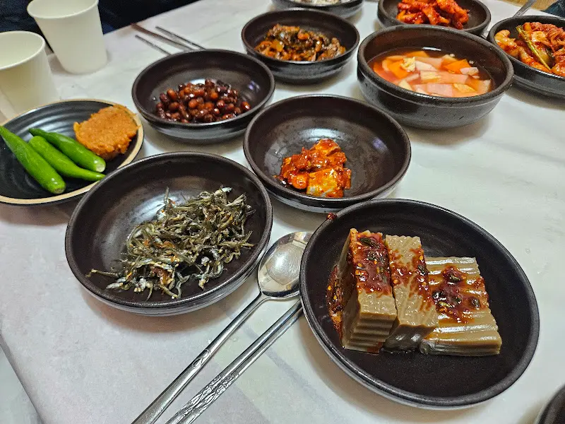 풍성한 밑반찬 클로즈업