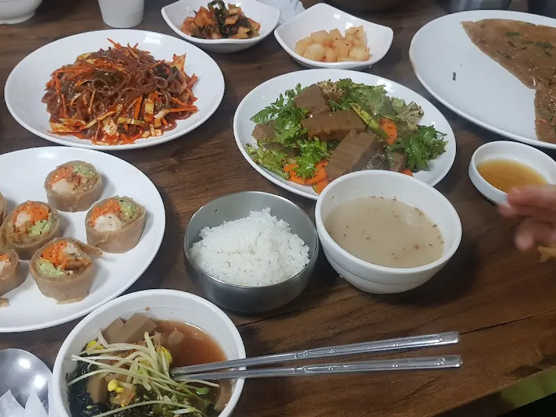 다양한 도토리 요리